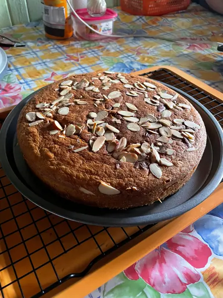 Queque casero con almendras · Dulce Motivo CR, Orotina