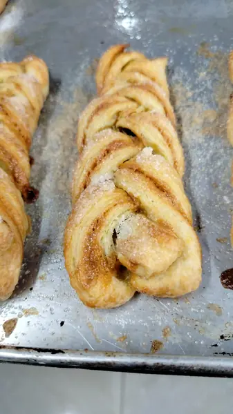 Trenzas de canela y azúcar · Dulce Motivo CR, Orotina